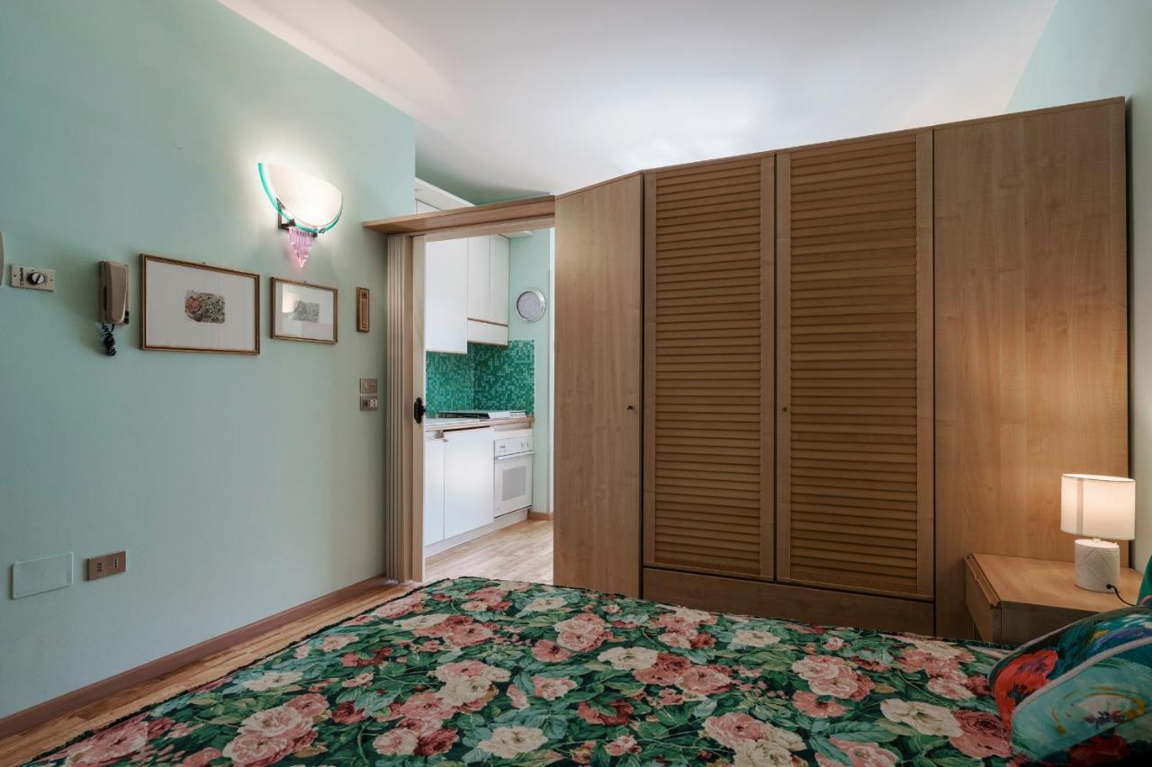 Azzurra Suite - Monolocale Con Piscina E Wifi Sirmione Exterior photo